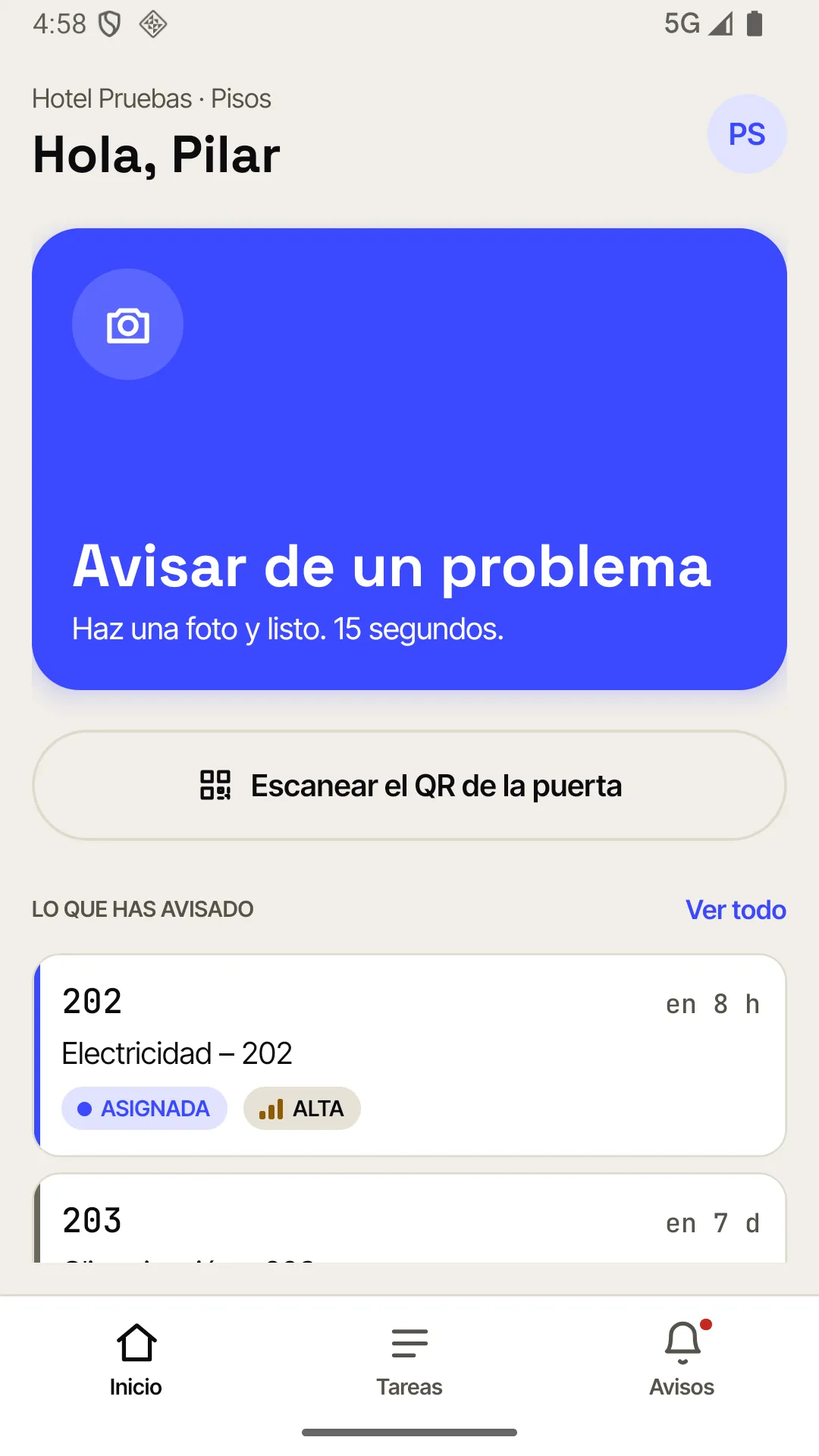 Inicio de la app para camareras: botón grande «Avisar de un problema» y la lista de lo que ha avisado, con su estado